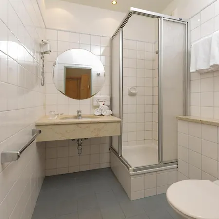 Otel Restaurant Lebzelter 4*