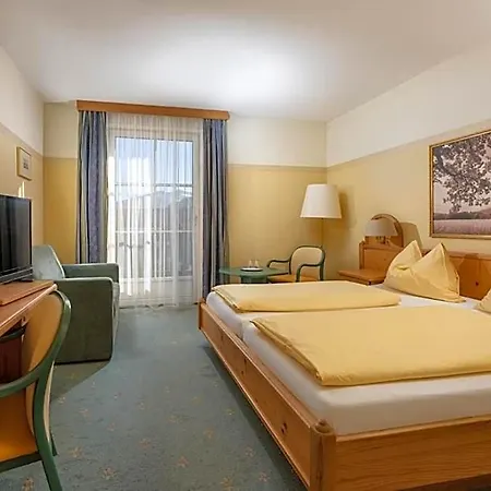 Otel Restaurant Lebzelter 4*