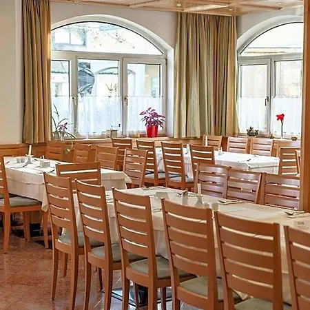 Otel Restaurant Lebzelter 4*