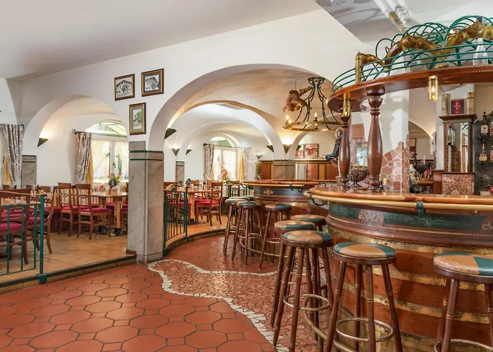 Restaurant Lebzelter Szálloda 4*