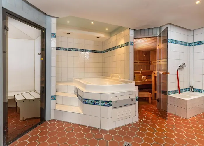 Restaurant Lebzelter Szálloda 4*